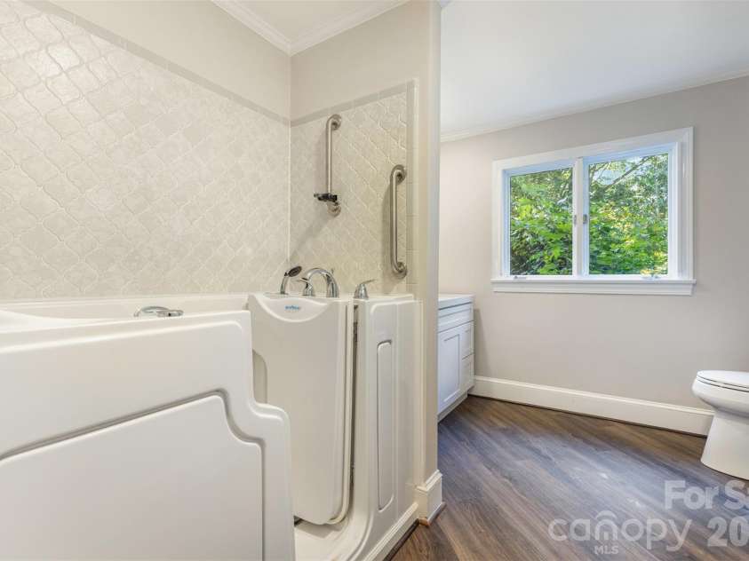 475 Baymount Drive, Statesville, NC 28625.  MLS# CAR4429382, YatesRealty ID 2298. 