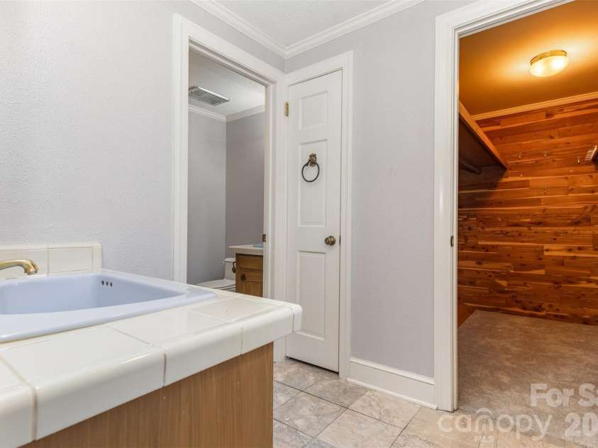 475 Baymount Drive, Statesville, NC 28625.  MLS# CAR4429382, YatesRealty ID 2298. 