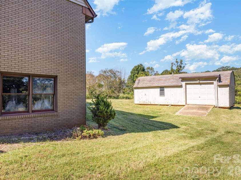 475 Baymount Drive, Statesville, NC 28625.  MLS# CAR4429382, YatesRealty ID 2298. 
