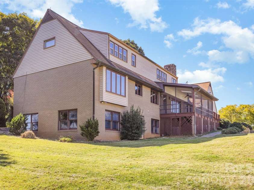 475 Baymount Drive, Statesville, NC 28625.  MLS# CAR4429382, YatesRealty ID 2298. 