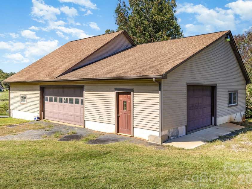 475 Baymount Drive, Statesville, NC 28625.  MLS# CAR4429382, YatesRealty ID 2298. 