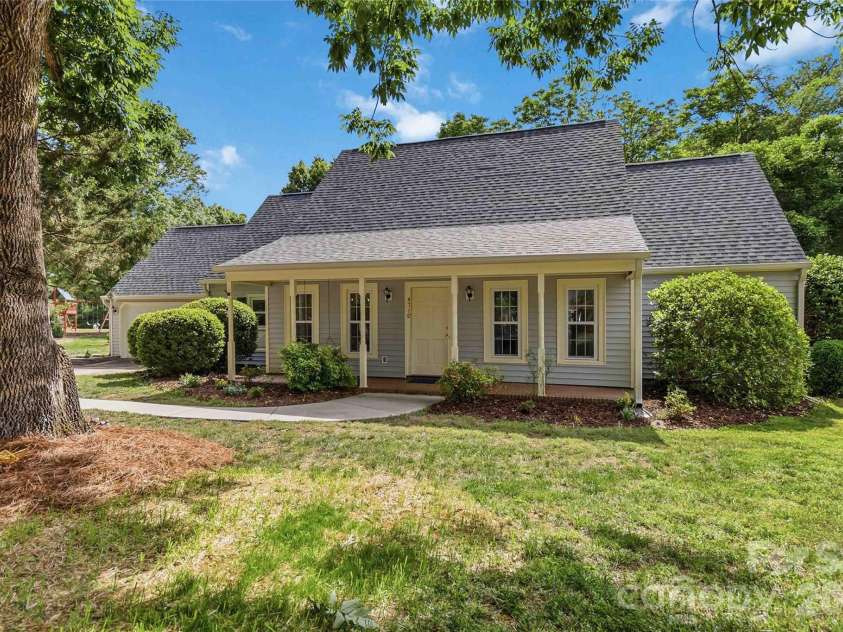 4710 Benridge Lane, Charlotte, NC 28226.  MLS# CAR4379660, YatesRealty ID 22980. 