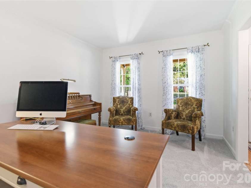 4710 Benridge Lane, Charlotte, NC 28226.  MLS# CAR4379660, YatesRealty ID 22980. 