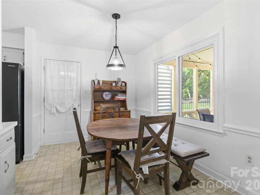 4710 Benridge Lane, Charlotte, NC 28226.  MLS# CAR4379660, YatesRealty ID 22980. 