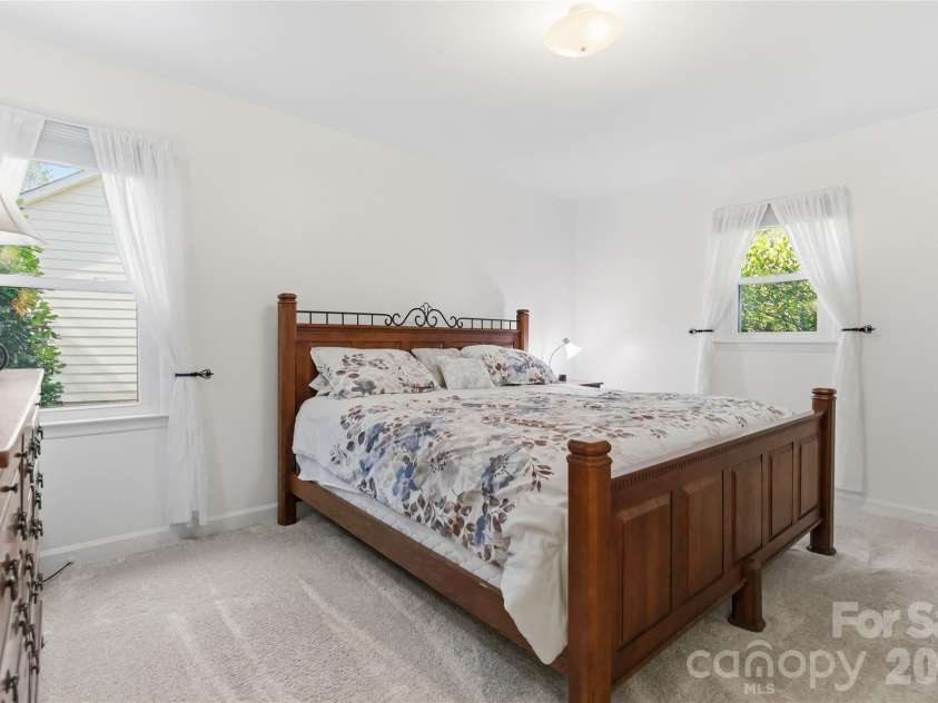 4710 Benridge Lane, Charlotte, NC 28226.  MLS# CAR4379660, YatesRealty ID 22980. 