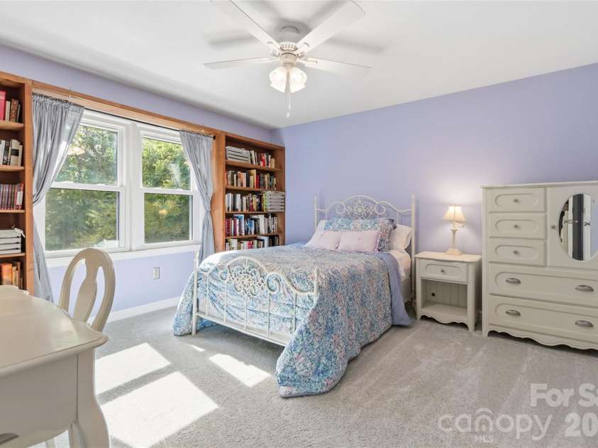4710 Benridge Lane, Charlotte, NC 28226.  MLS# CAR4379660, YatesRealty ID 22980. 