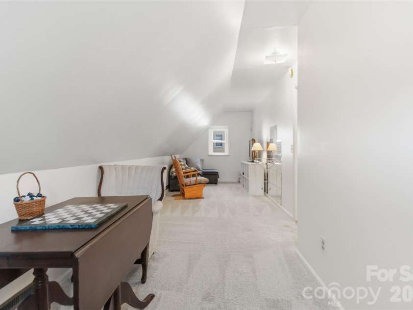 4710 Benridge Lane, Charlotte, NC 28226.  MLS# CAR4379660, YatesRealty ID 22980. 