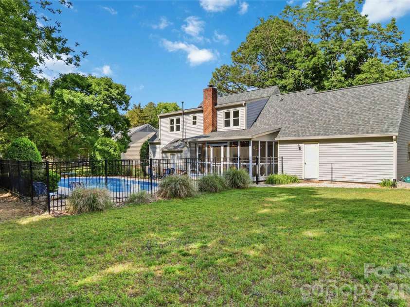 4710 Benridge Lane, Charlotte, NC 28226.  MLS# CAR4379660, YatesRealty ID 22980. 