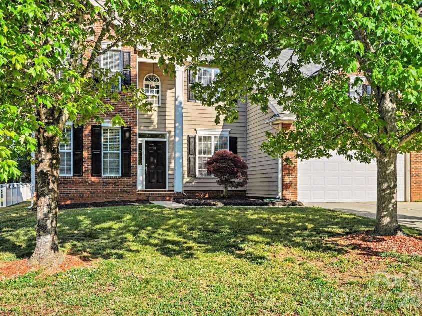 6817 Reedy Creek Road, Charlotte, NC 28215.  MLS# CAR4372602, YatesRealty ID 22981. 