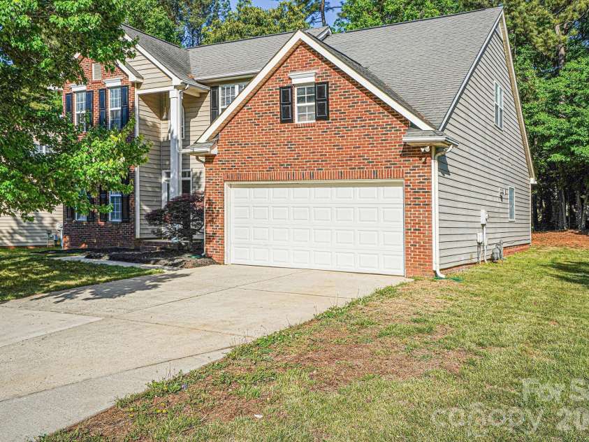 6817 Reedy Creek Road, Charlotte, NC 28215.  MLS# CAR4372602, YatesRealty ID 22981. 
