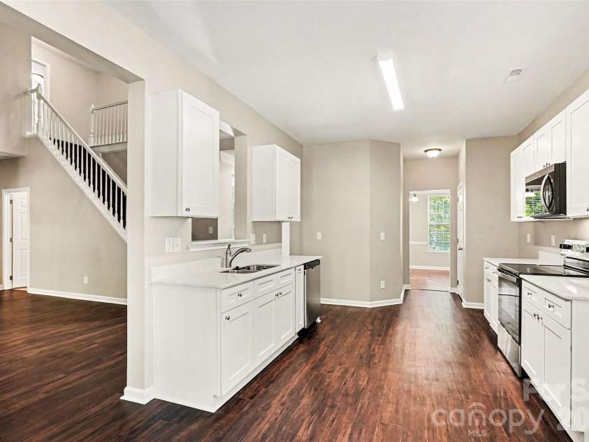 6817 Reedy Creek Road, Charlotte, NC 28215.  MLS# CAR4372602, YatesRealty ID 22981. 