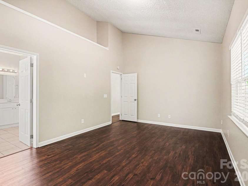 6817 Reedy Creek Road, Charlotte, NC 28215.  MLS# CAR4372602, YatesRealty ID 22981. 