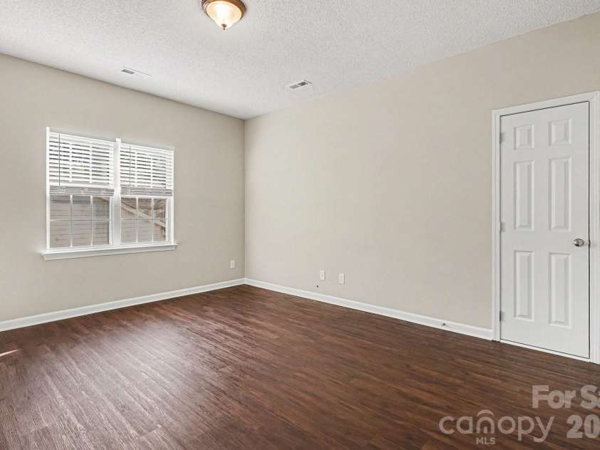 6817 Reedy Creek Road, Charlotte, NC 28215.  MLS# CAR4372602, YatesRealty ID 22981. 