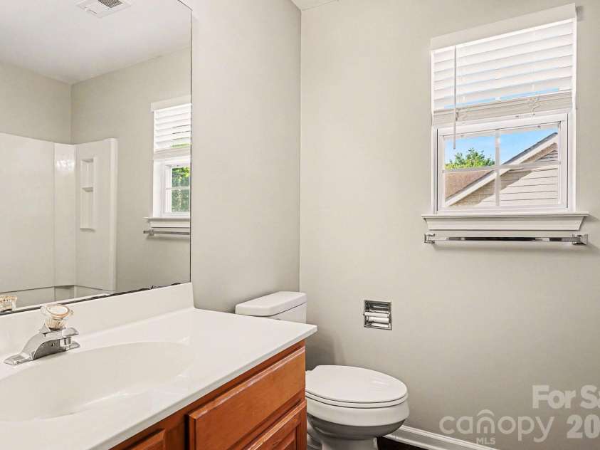 6817 Reedy Creek Road, Charlotte, NC 28215.  MLS# CAR4372602, YatesRealty ID 22981. 