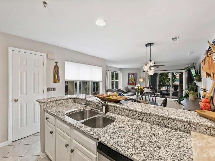 702 Southwest Drive, Davidson, NC 28036.  MLS# CAR4378717, YatesRealty ID 22982. 