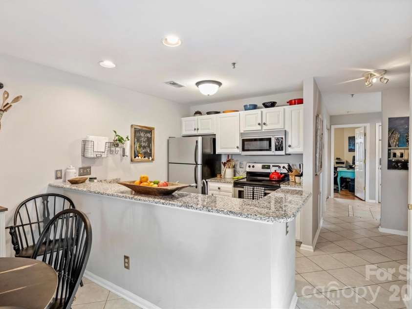 702 Southwest Drive, Davidson, NC 28036.  MLS# CAR4378717, YatesRealty ID 22982. 