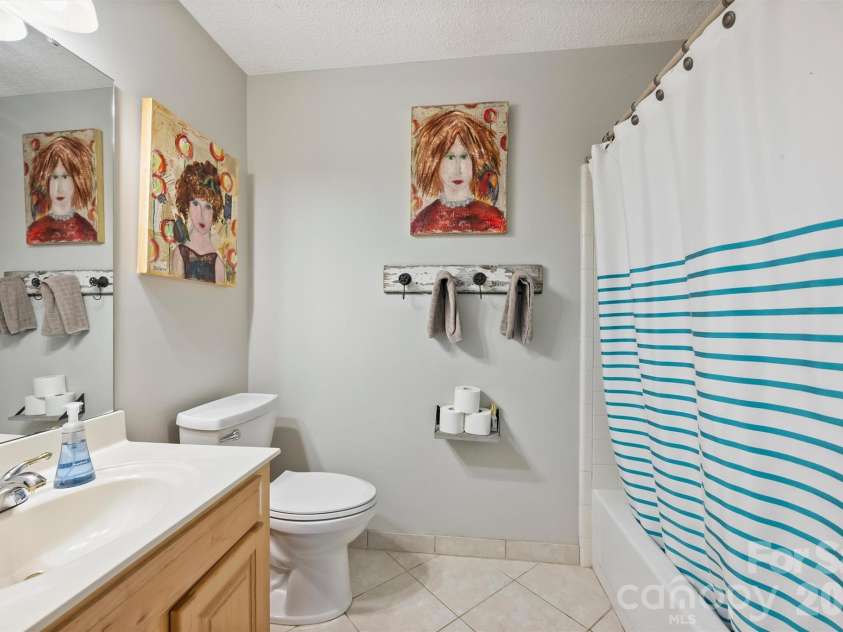 702 Southwest Drive, Davidson, NC 28036.  MLS# CAR4378717, YatesRealty ID 22982. 