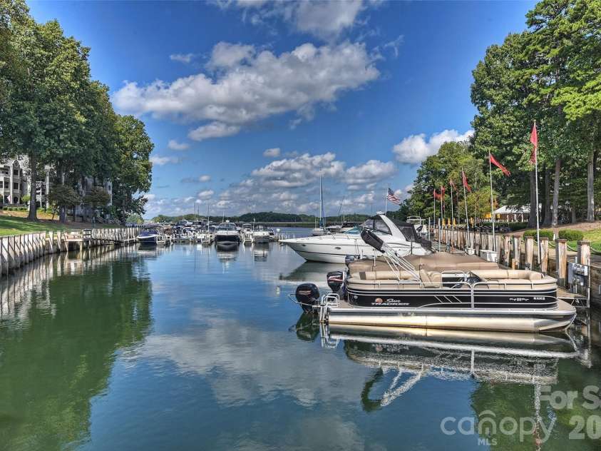 702 Southwest Drive, Davidson, NC 28036.  MLS# CAR4378717, YatesRealty ID 22982. 