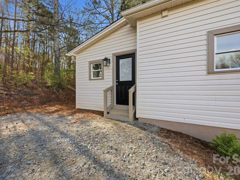 600 Linneys Mountain Road, Taylorsville, NC 28681.  MLS# CAR4363064, YatesRealty ID 22983. 
