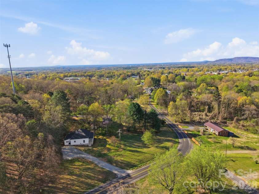 600 Linneys Mountain Road, Taylorsville, NC 28681.  MLS# CAR4363064, YatesRealty ID 22983. 