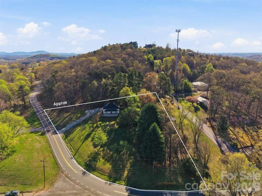 600 Linneys Mountain Road, Taylorsville, NC 28681.  MLS# CAR4363064, YatesRealty ID 22983. 