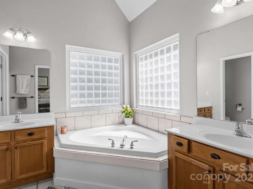 2019 Lynmore Drive, Sherrills Ford, NC 28673.  MLS# CAR4271596, YatesRealty ID 22984. 