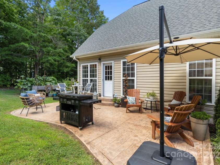 2019 Lynmore Drive, Sherrills Ford, NC 28673.  MLS# CAR4271596, YatesRealty ID 22984. 