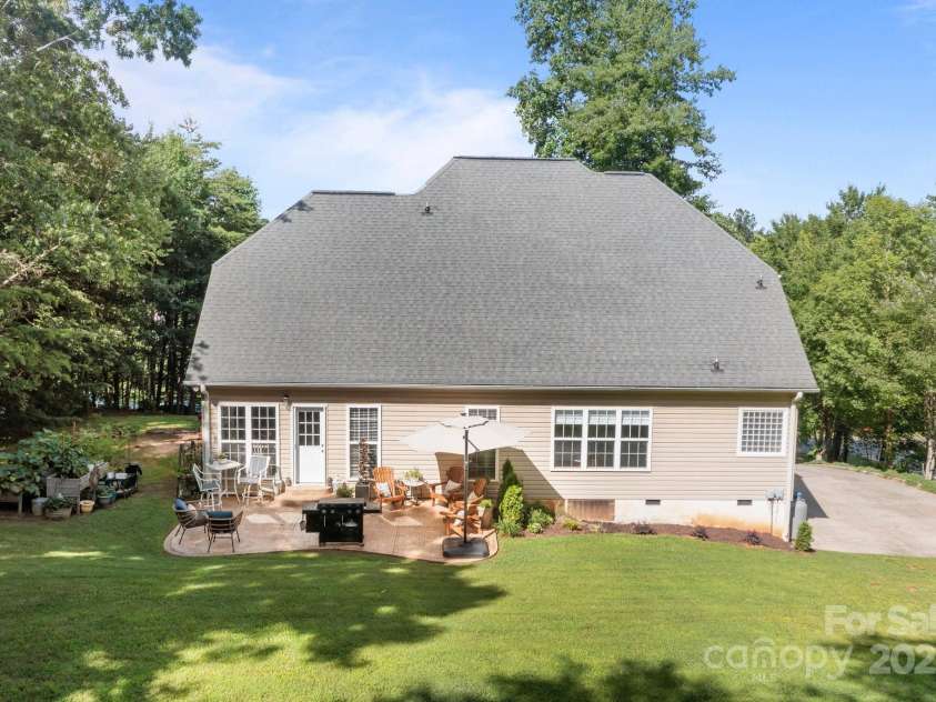 2019 Lynmore Drive, Sherrills Ford, NC 28673.  MLS# CAR4271596, YatesRealty ID 22984. 