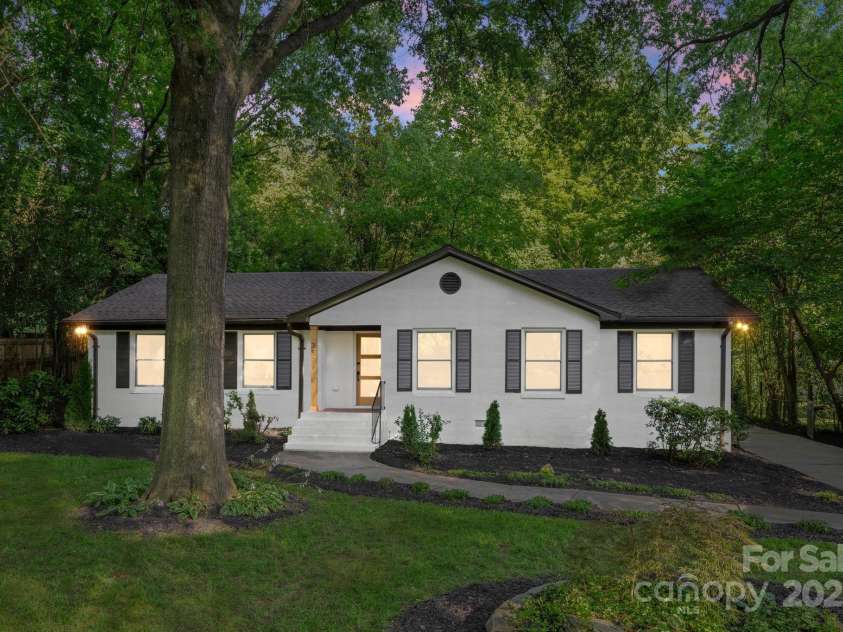 3519 Campbell Drive, Charlotte, NC 28205.  MLS# CAR4272227, YatesRealty ID 22985. 