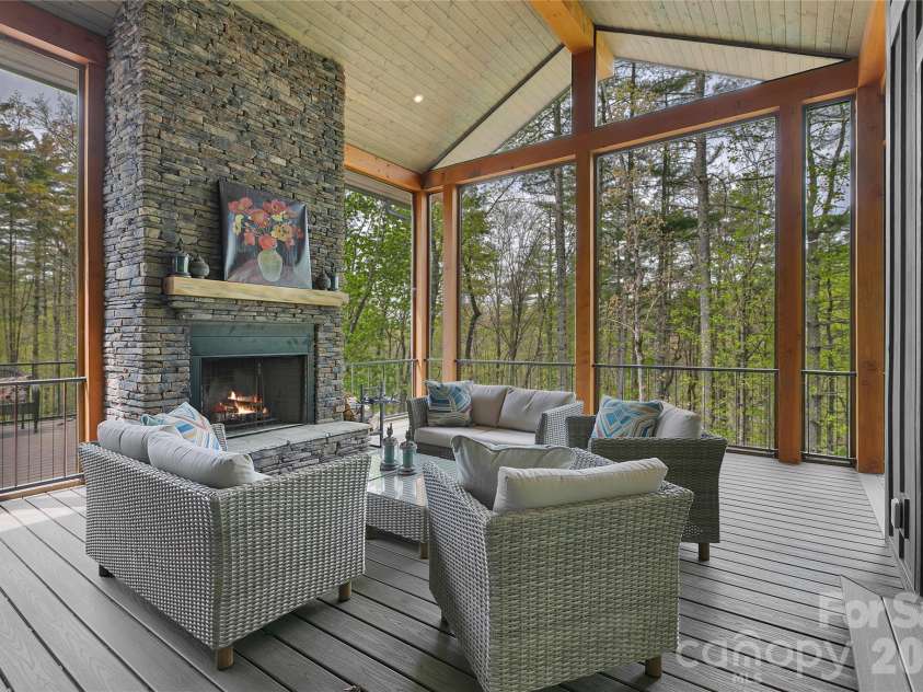 726 Ugugu Drive, Brevard, NC 28712.  MLS# CAR4374214, YatesRealty ID 22985. 