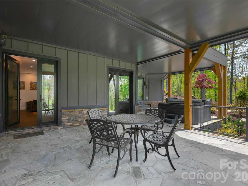 726 Ugugu Drive, Brevard, NC 28712.  MLS# CAR4374214, YatesRealty ID 22985. 