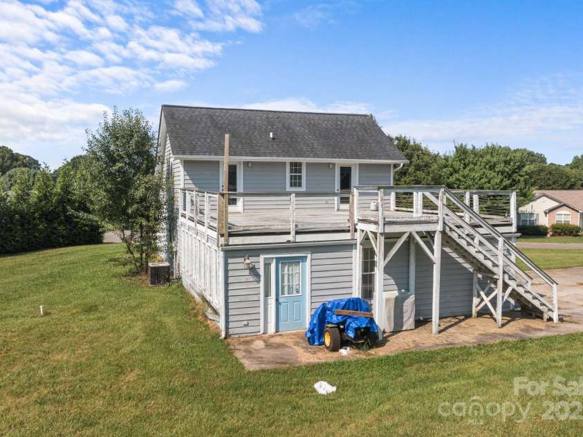 2268 Bay Court, Newton, NC 28658.  MLS# CAR4275237, YatesRealty ID 22986. 