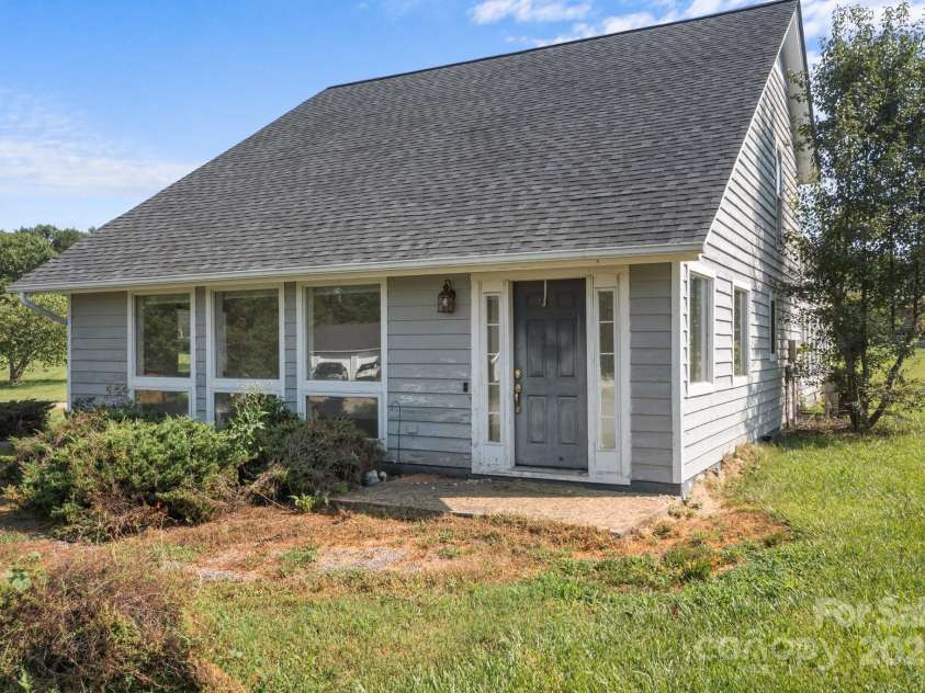 2268 Bay Court, Newton, NC 28658.  MLS# CAR4275237, YatesRealty ID 22986. 