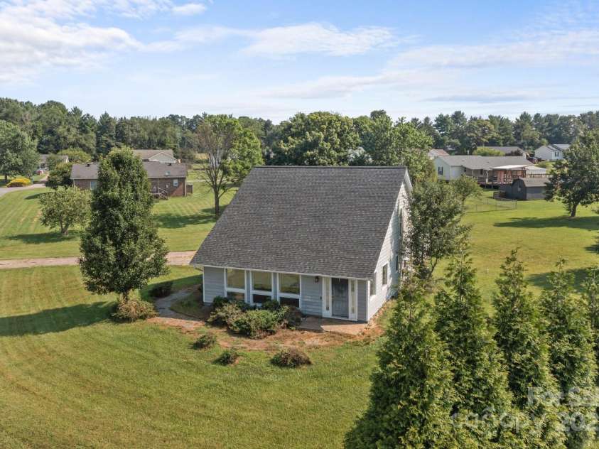 2268 Bay Court, Newton, NC 28658.  MLS# CAR4275237, YatesRealty ID 22986. 
