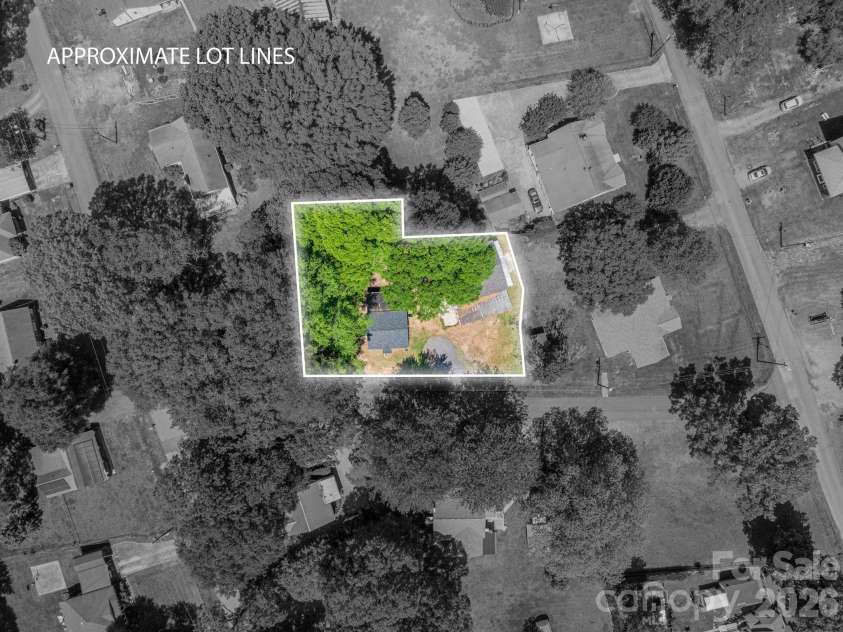 304 Margie Street, Belmont, NC 28012.  MLS# CAR4366449, YatesRealty ID 22986. 
