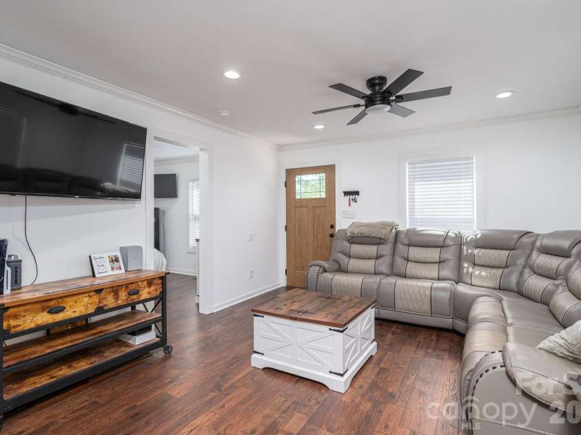 304 Margie Street, Belmont, NC 28012.  MLS# CAR4366449, YatesRealty ID 22986. 