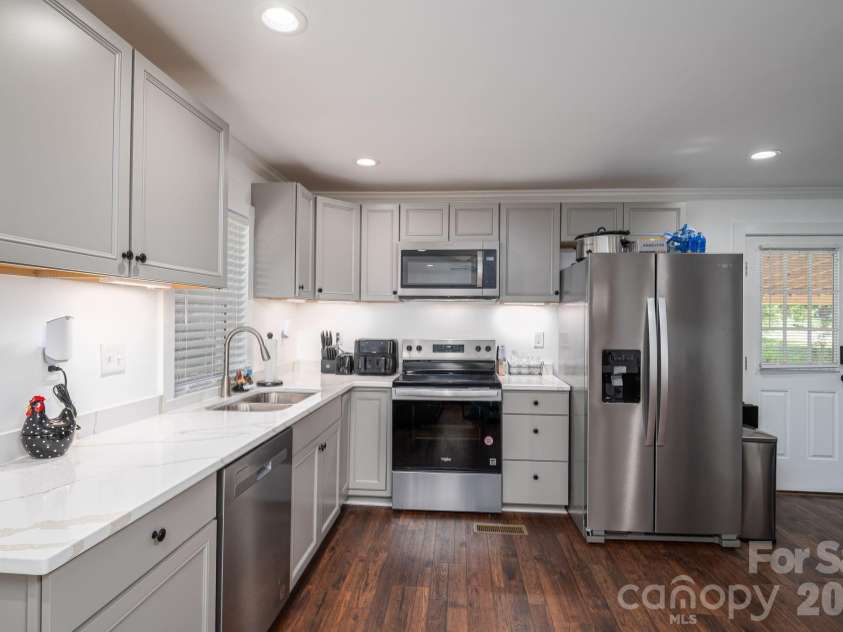 304 Margie Street, Belmont, NC 28012.  MLS# CAR4366449, YatesRealty ID 22986. 