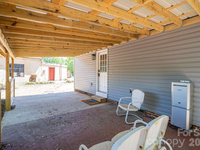 304 Margie Street, Belmont, NC 28012.  MLS# CAR4366449, YatesRealty ID 22986. 