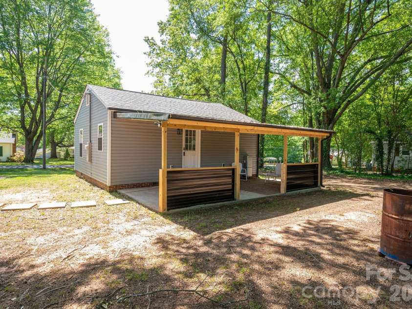 304 Margie Street, Belmont, NC 28012.  MLS# CAR4366449, YatesRealty ID 22986. 