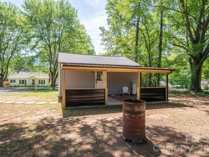 304 Margie Street, Belmont, NC 28012.  MLS# CAR4366449, YatesRealty ID 22986. 