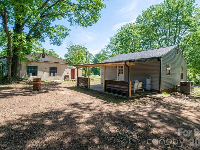 304 Margie Street, Belmont, NC 28012.  MLS# CAR4366449, YatesRealty ID 22986. 