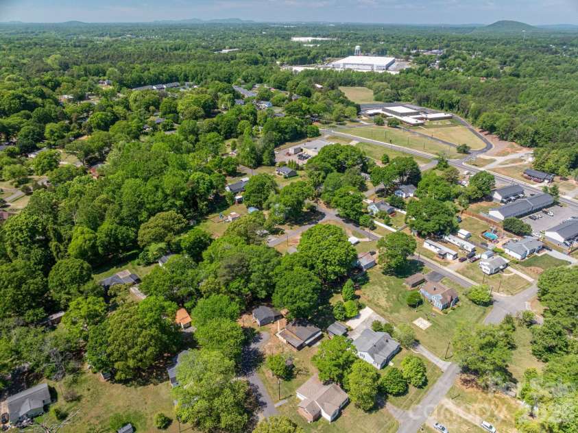 304 Margie Street, Belmont, NC 28012.  MLS# CAR4366449, YatesRealty ID 22986. 