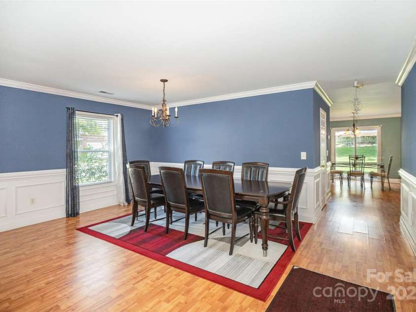 4732 Meadowfield Road, Charlotte, NC 28215.  MLS# CAR4274693, YatesRealty ID 22987. Dinning Area