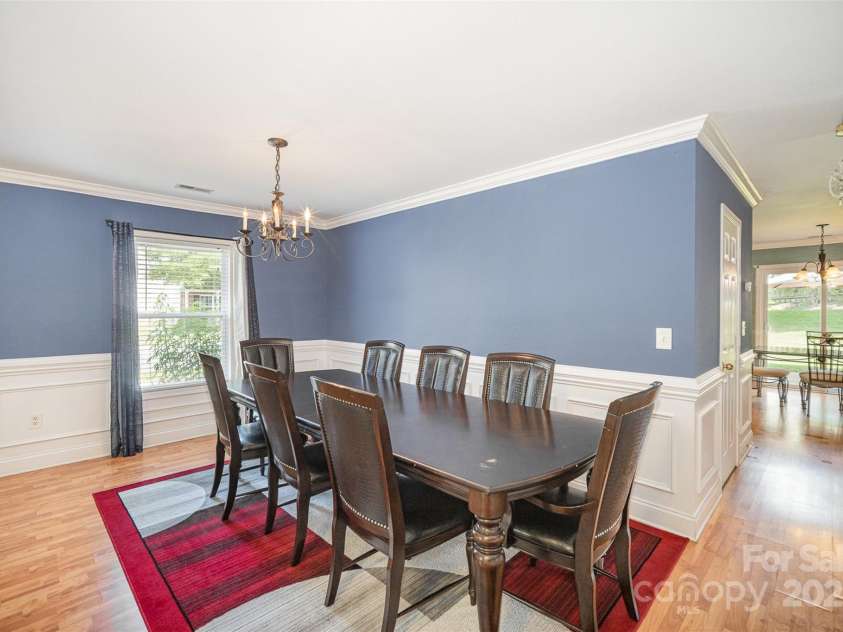 4732 Meadowfield Road, Charlotte, NC 28215.  MLS# CAR4274693, YatesRealty ID 22987. Dinning Area