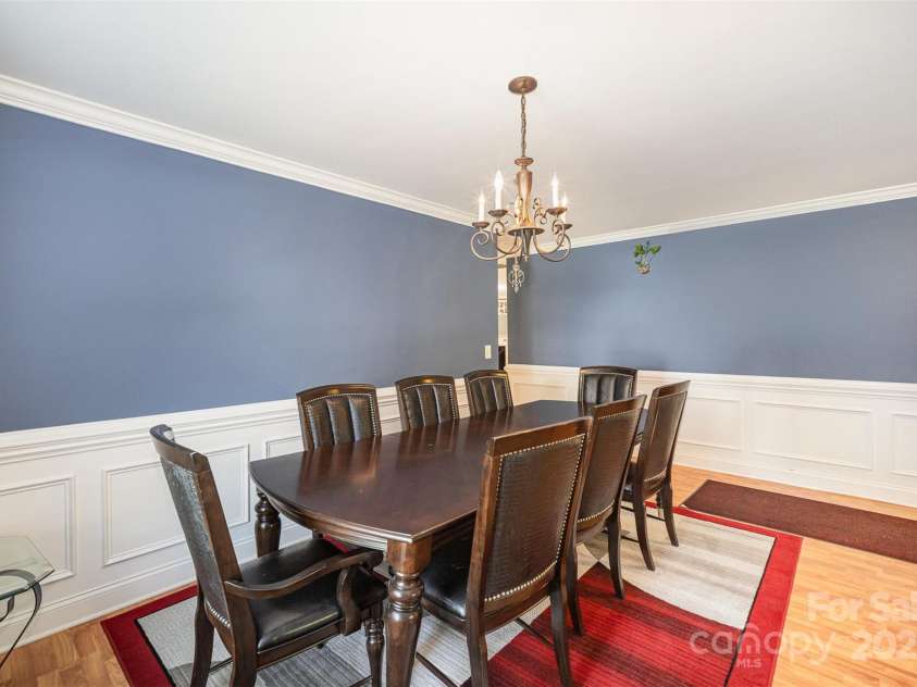 4732 Meadowfield Road, Charlotte, NC 28215.  MLS# CAR4274693, YatesRealty ID 22987. Dinning Area