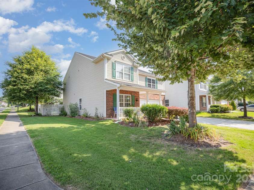 4732 Meadowfield Road, Charlotte, NC 28215.  MLS# CAR4274693, YatesRealty ID 22987. Left Front