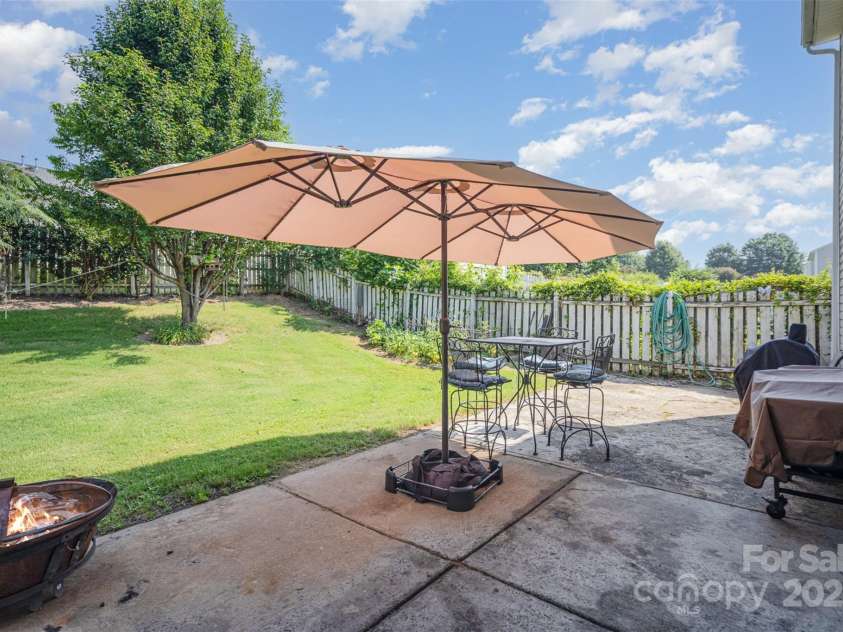 4732 Meadowfield Road, Charlotte, NC 28215.  MLS# CAR4274693, YatesRealty ID 22987. Patio
