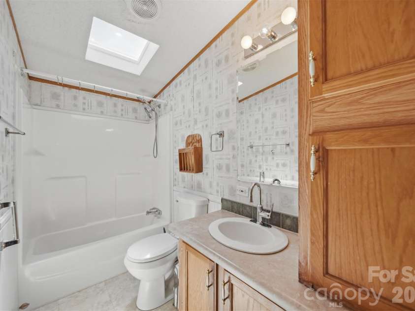1488 Watermill Road, Morganton, NC 28655.  MLS# CAR4379611, YatesRealty ID 22988. Full bath