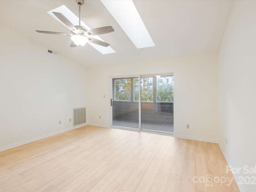 102 Fox Den Court, Hendersonville, NC 28792.  MLS# CAR4316713, YatesRealty ID 22989. 