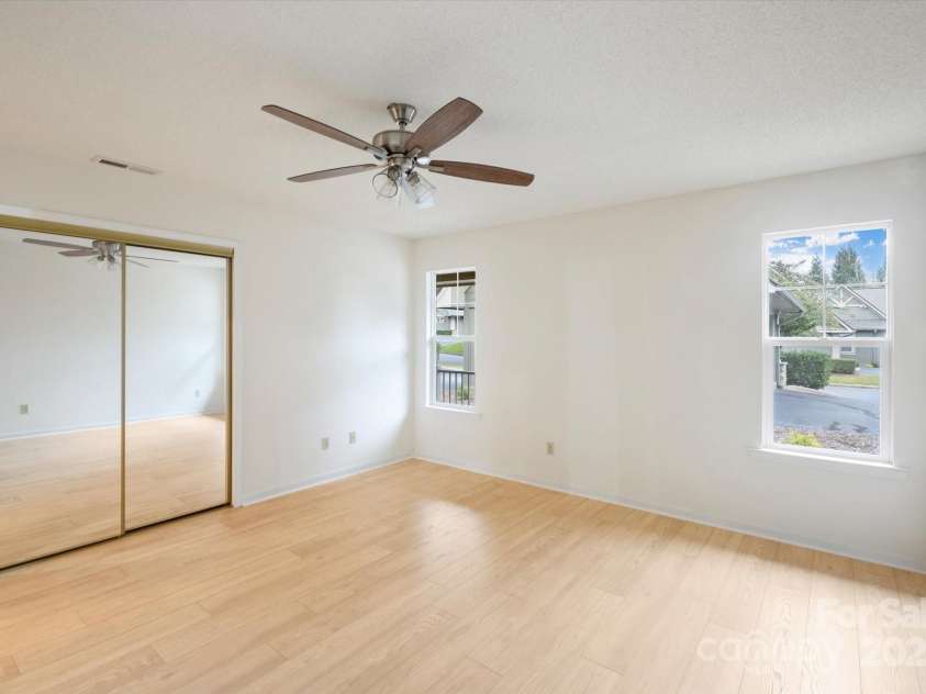 102 Fox Den Court, Hendersonville, NC 28792.  MLS# CAR4316713, YatesRealty ID 22989. 